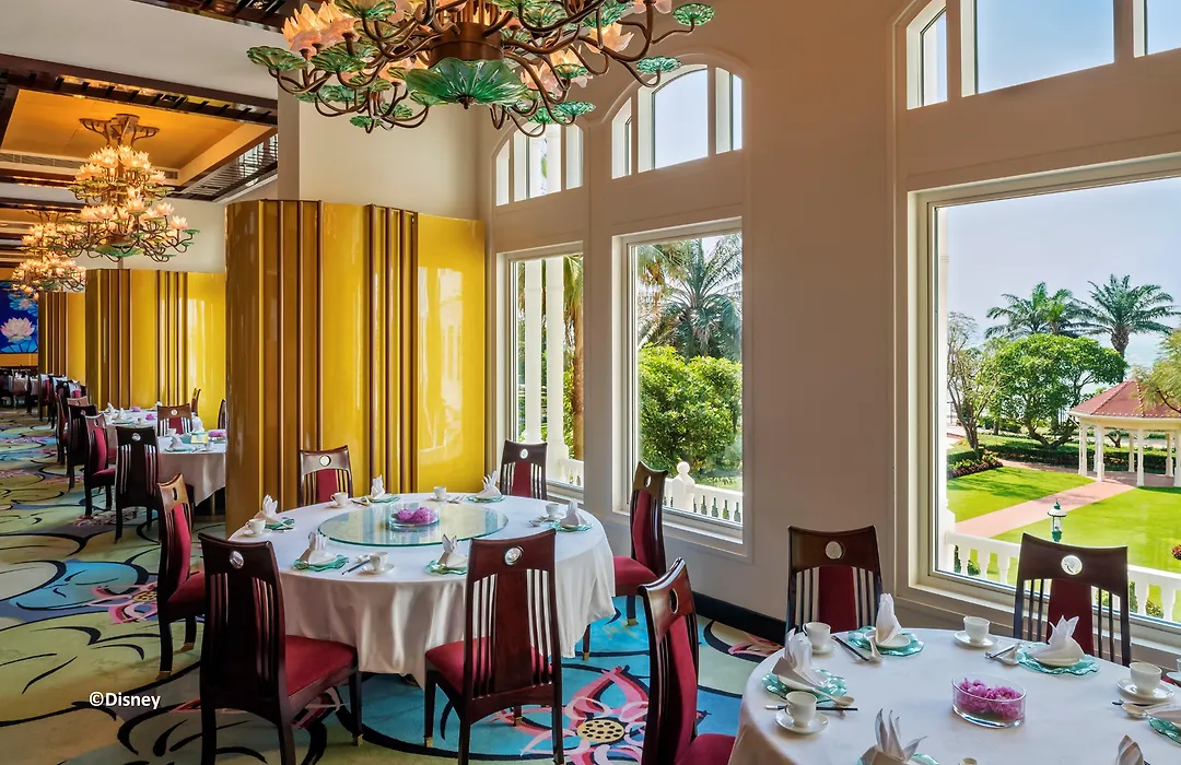 Hong Kong Disneyland Hotel-1