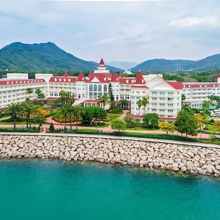 Hong Kong Disneyland Hotel-3